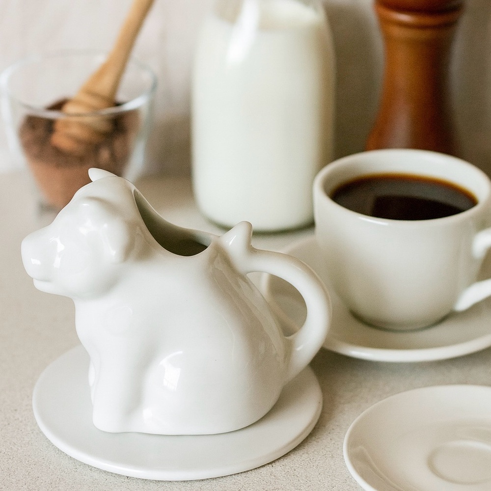 🎄 175. White Ceramic Cow Creamer Small Pitcher Farmhouse Cottagecore Kitchen